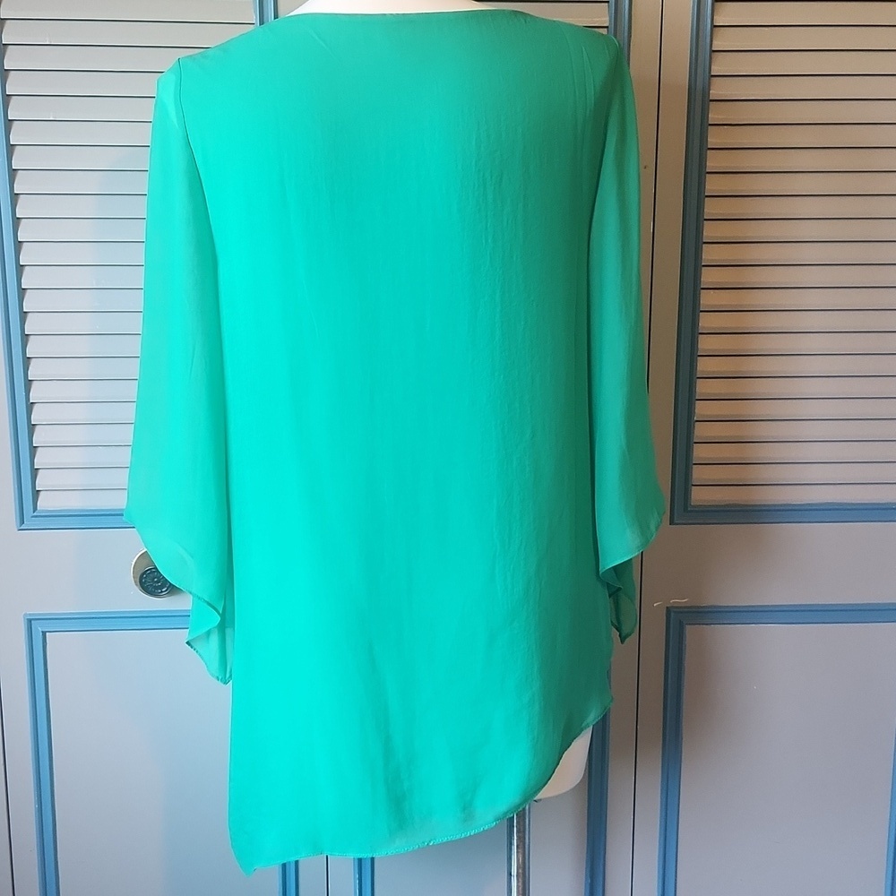 Chico’s Vibrant Green Blouse - Picture 9 of 14